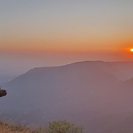Pamilya Homestay Çerapunçi Dış mekan fotoğraf